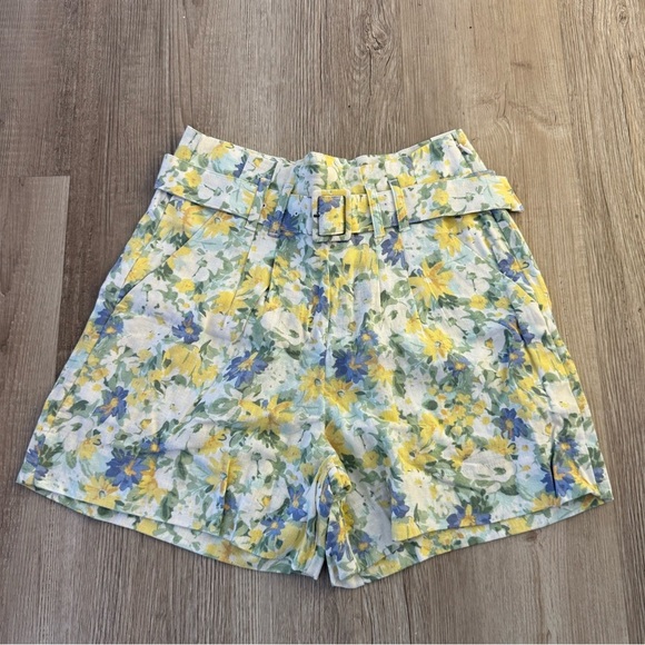 Abercrombie & Fitch Belted Ultra High Rise Floral Shorts NWT - Picture 2 of 3